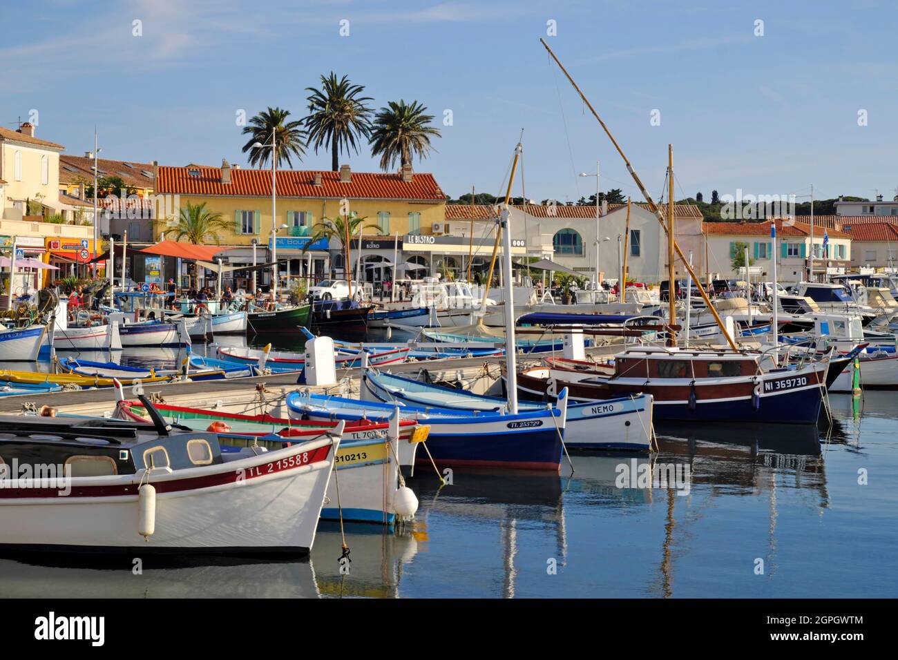 Le brusc port hi-res stock photography and images - Alamy