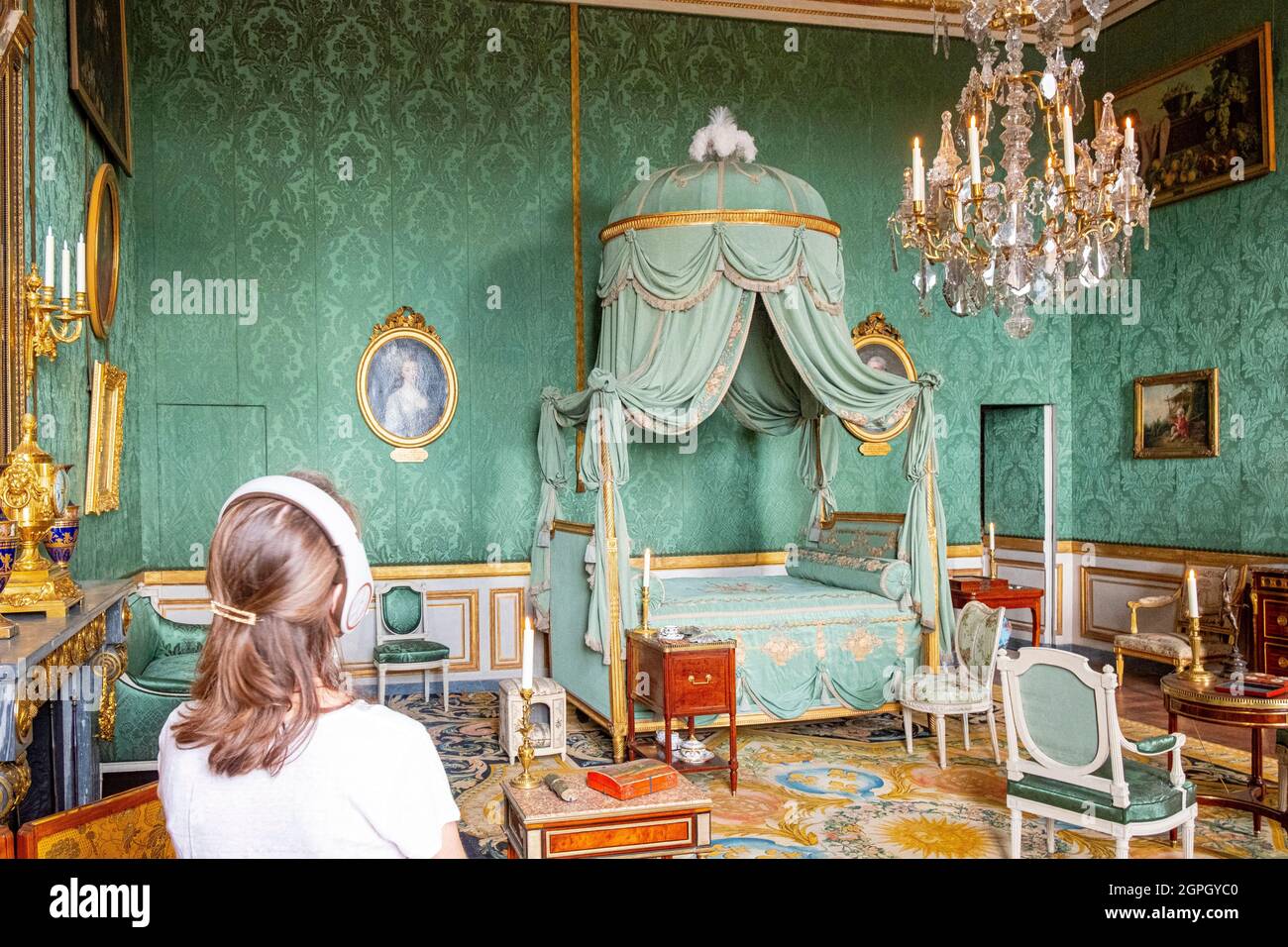 France, Paris, the Hotel de la Marine created in the 18th century by Ange-Jacques Gabriel, formerly Garde Meuble du Roi until 1798, then headquarters of the Ministry of the Navy, room 9, bedroom of Madame de Ville-d 'Avray, Tour to the interactive helmet Stock Photo