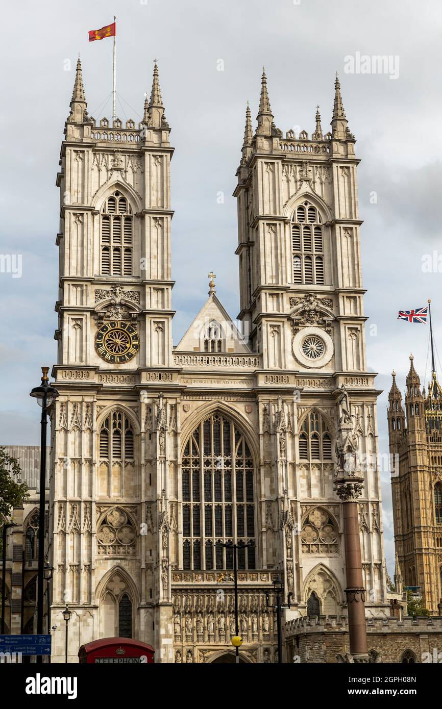 Westminster Abbey with Union Flag on Parliament Stock Photo Alamy