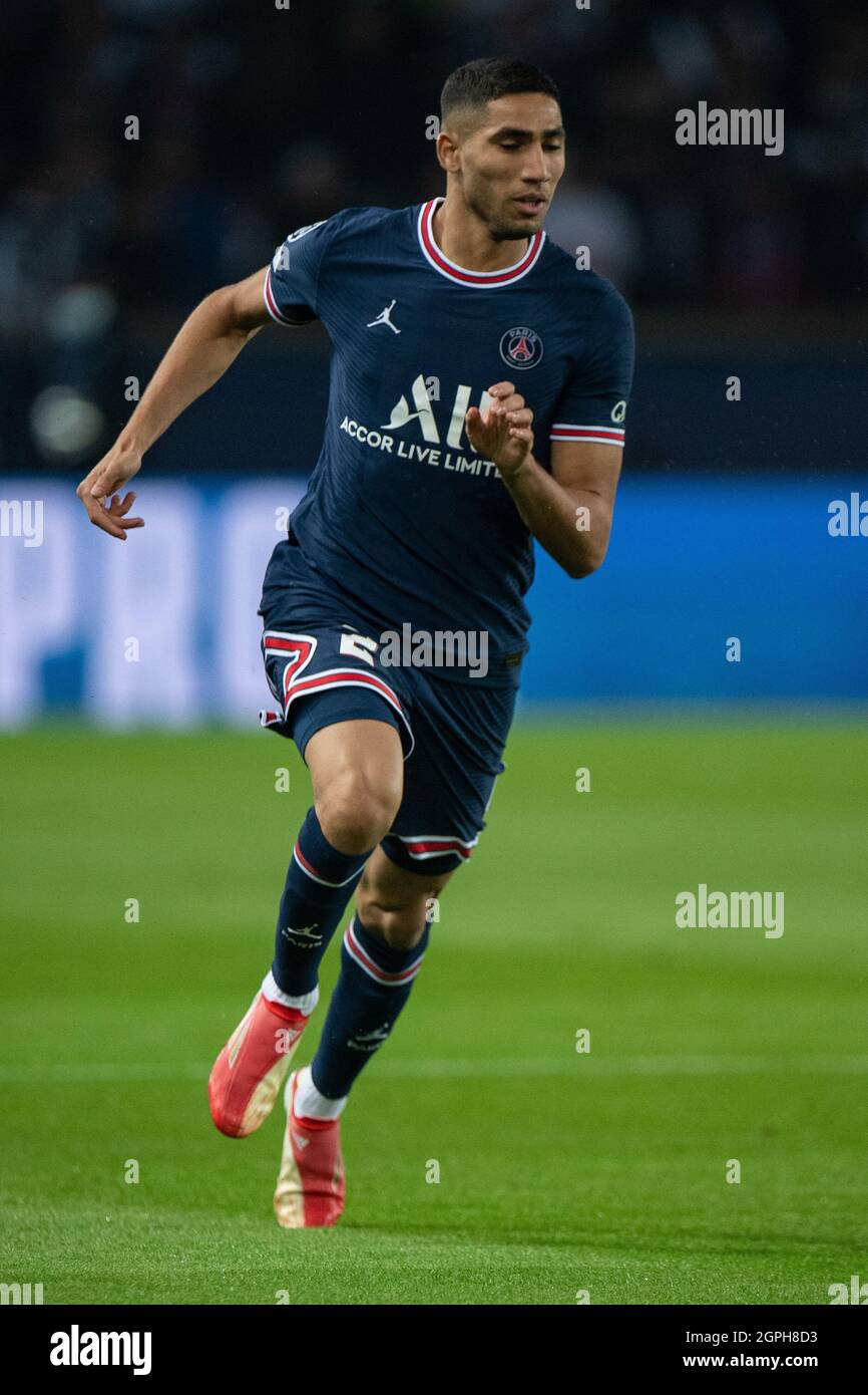 Achraf Hakimi of Paris Saint-Germain and Aymeric Laporte during the UEFA  Champions League group A match between Paris Saint-Germain and Manchester  Cit Stock Photo - Alamy