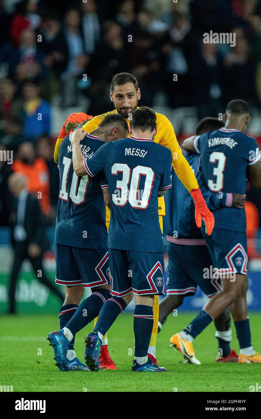 Ronaldo messi neymar hi-res stock photography and images - Alamy