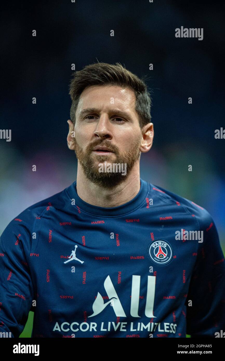 Lionel Messi of Paris Saint-Germain looks on during the UEFA Champions  League group A match between Paris Saint-Germain and Manchester City at  Parc de Stock Photo - Alamy