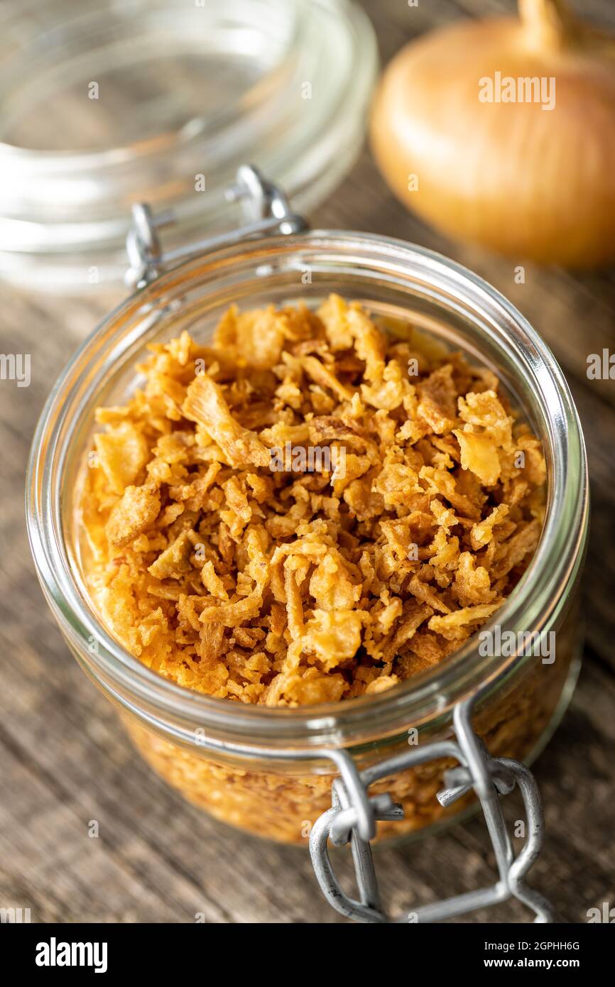 Crispy fried onions hi-res stock photography and images - Alamy