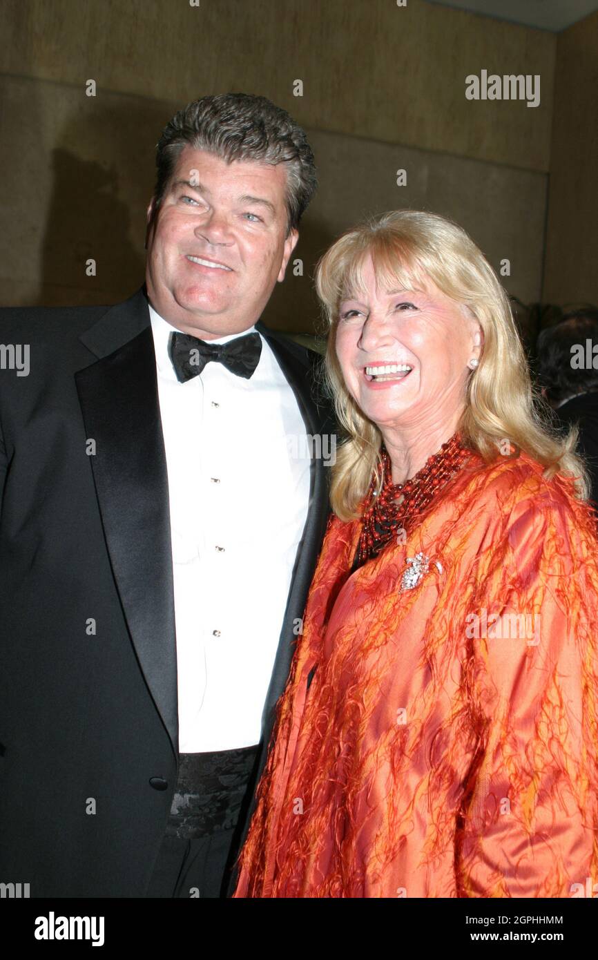 Diane Ladd, Robert Charles Hunter (husband) 06/27/04 The 31st Annual Vision  Awards at Beverly Hilton Hotel, Beverly Hills Photo by Kazumi Nakamoto  /HNW/PictureLux Stock Photo - Alamy