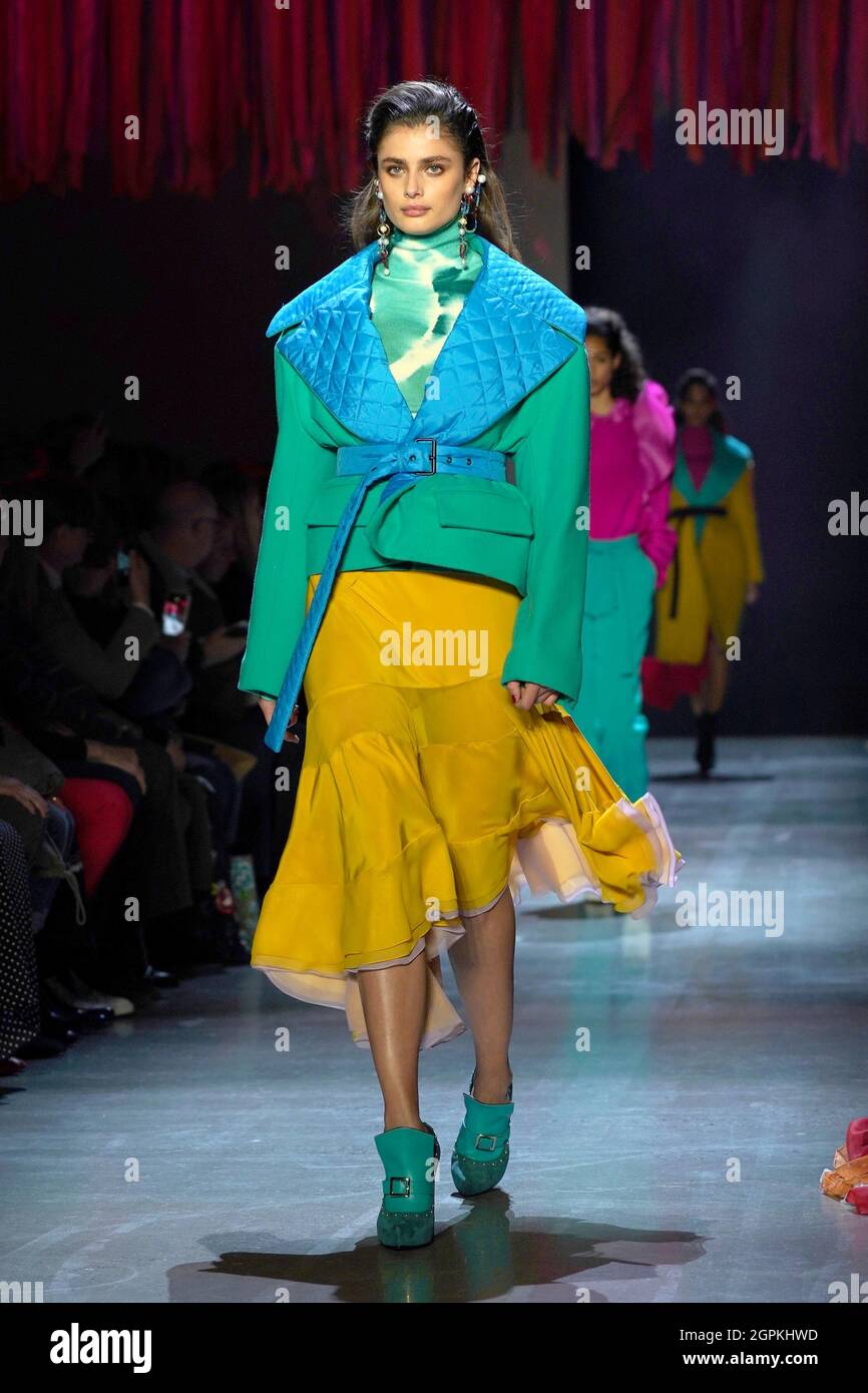 New York - NY - 20190210 - Prabal Gurung Runway During New York Fashion ...