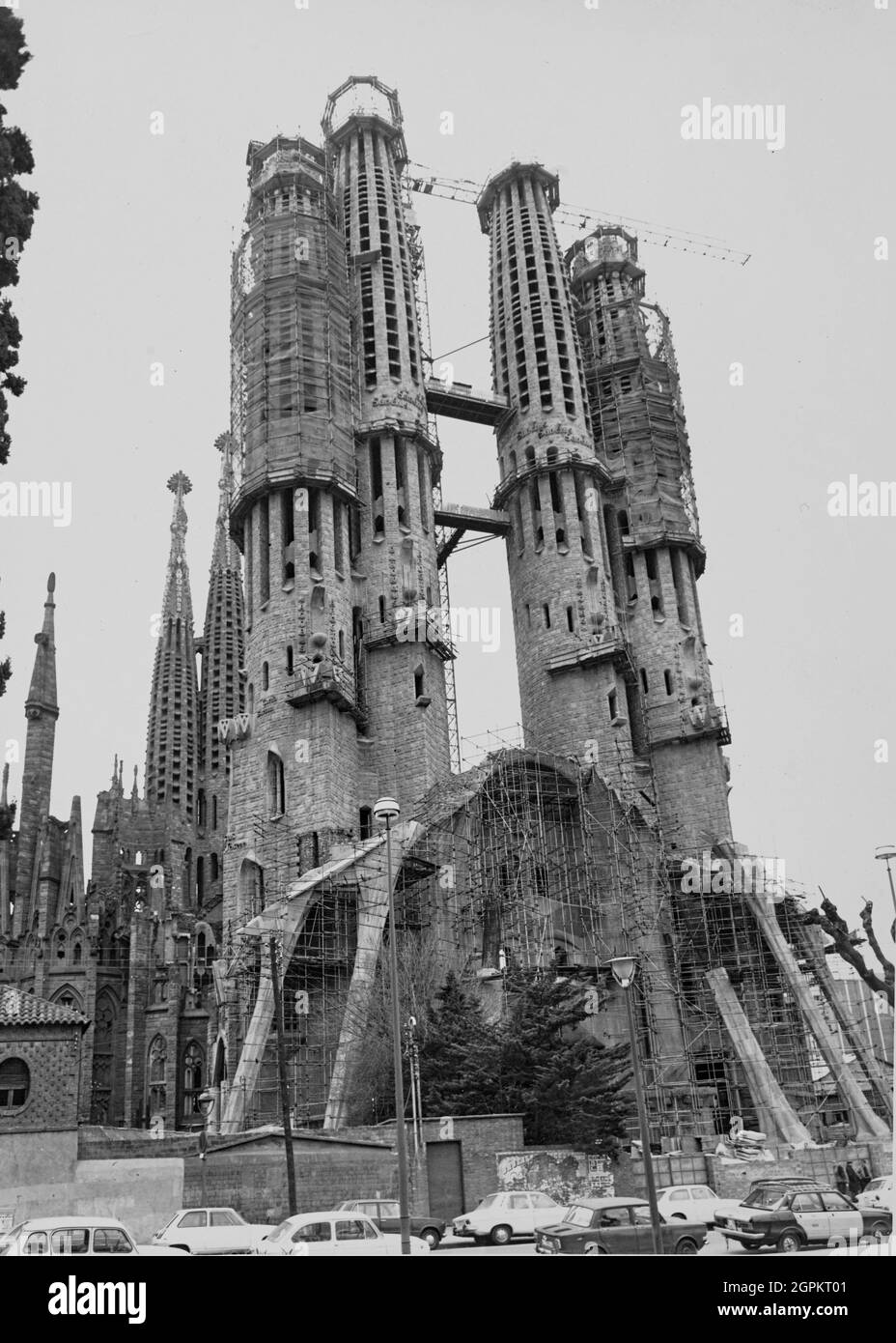 Sagrada Familia (Passion Facade under construction), 031975. Author