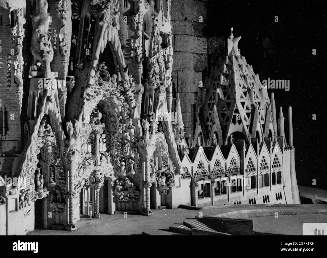 Sagrada Familia (museum in the crypt of the Passion Facade): the 1:25 scaled plaster model made by Gaudí for the Sagrada Familia from 1914 onwards (1926) destroyed during 1936-39 Spanish Civil War and restored after, 1970. Author: ANTONI GAUDI. Stock Photo