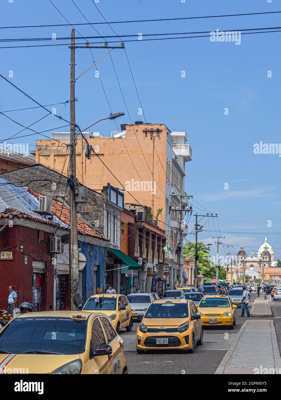 Street scene on Avenida Daniel Lemaitre, Cartagena de Indias, Colombia. Stock Photo