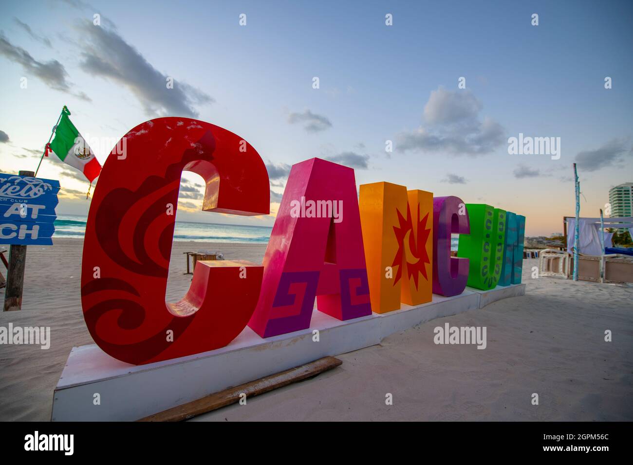 Letras qr hi-res stock photography and images - Alamy