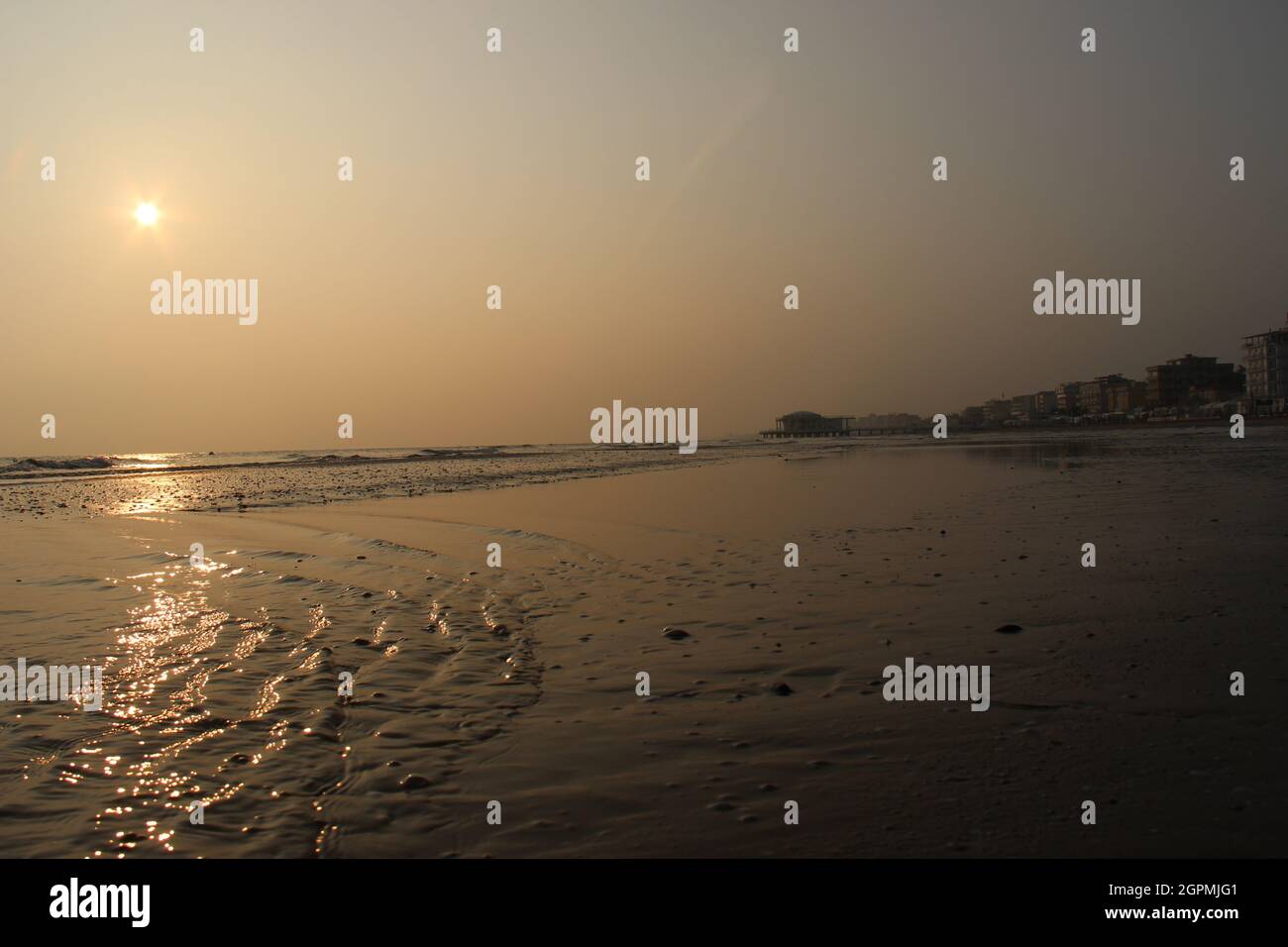 Spiaggia con spiaggia hi-res stock photography and images - Alamy