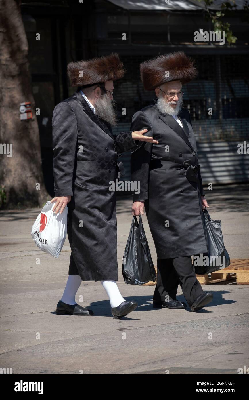 Orthodox jewish men hi-res stock photography and images - Alamy