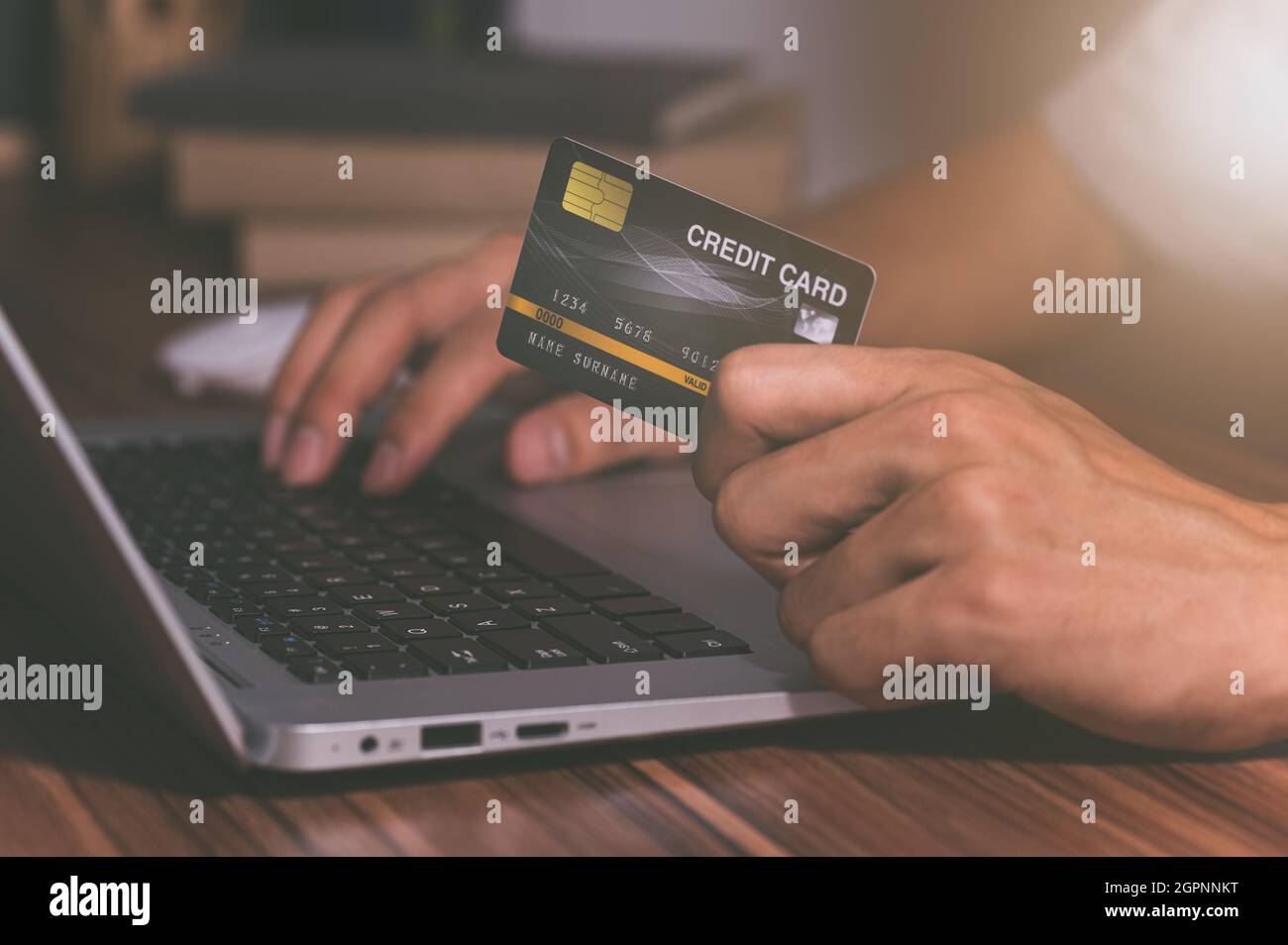 Use credit cards hi-res stock photography and images - Alamy
