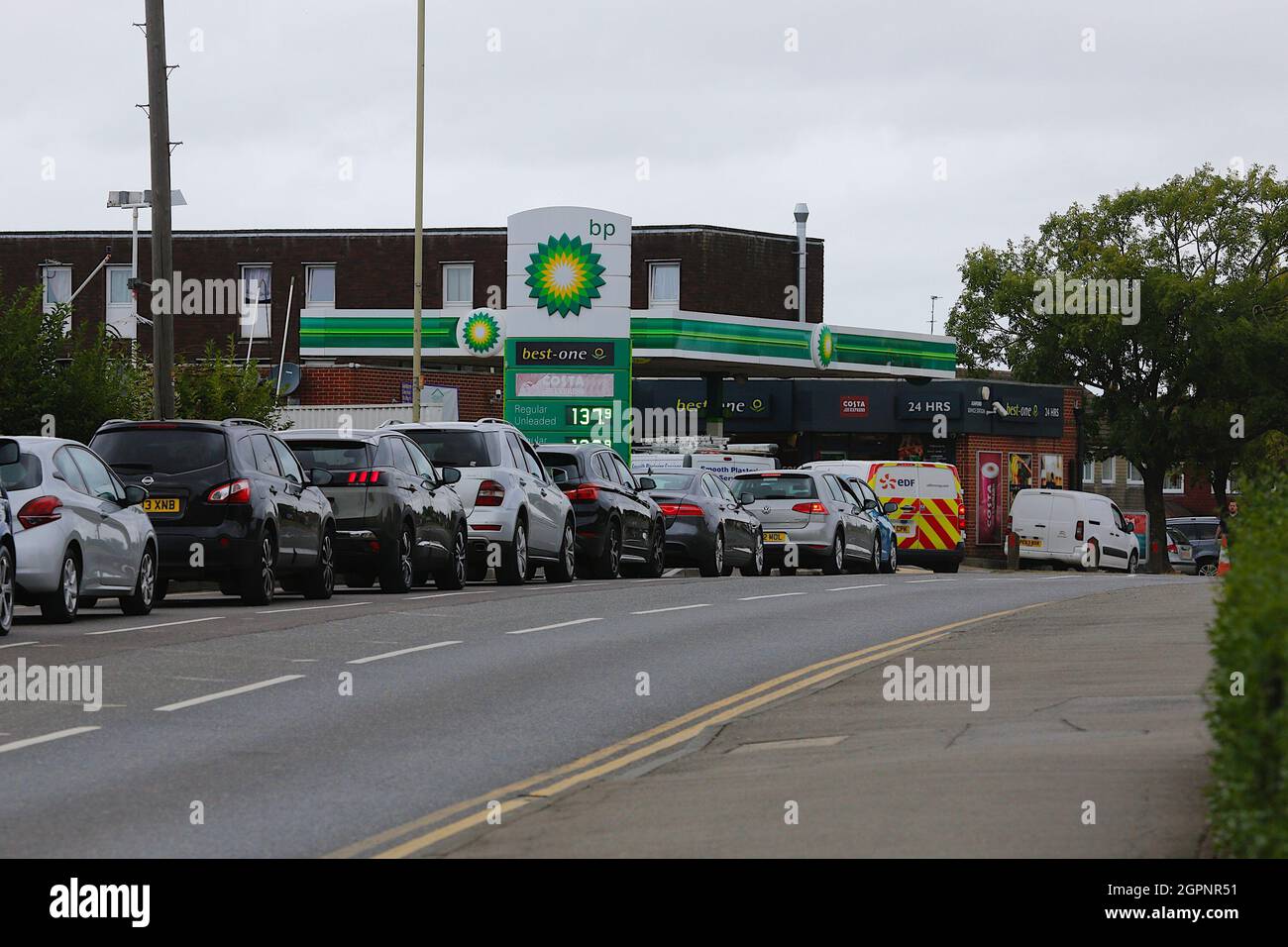 Snake queues hi-res stock photography and images - Alamy