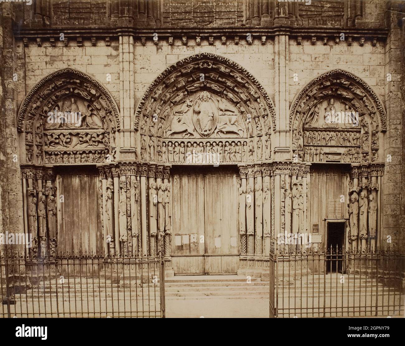 List 94+ Images the royal portal of chartres was carved in which style Sharp