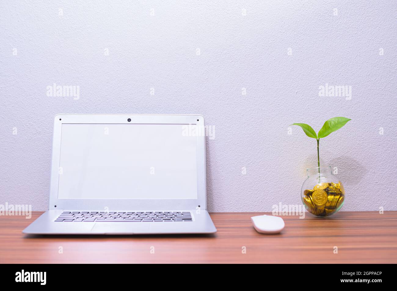 concept of computers in business earns money at the desk Stock Photo ...