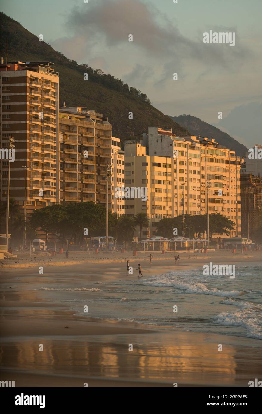 Brazil, Rio de Janeiro, Copacabana beach and apartment buildings at