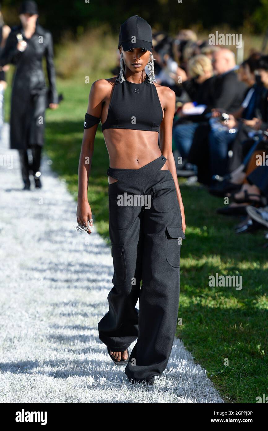 Courrèges Spring/Summer 2022 - Paris Fashion Week - fashionotography