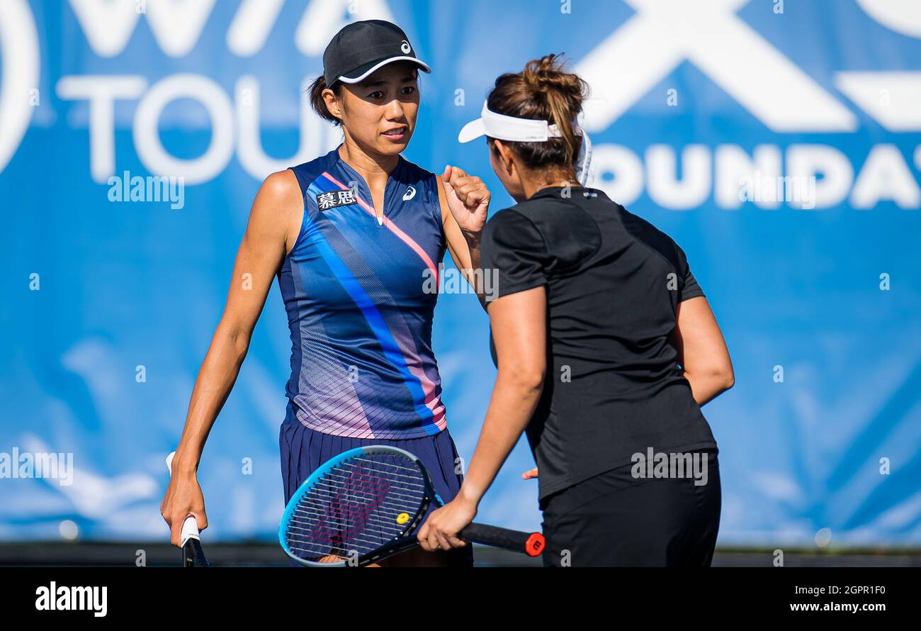 Sania Mirza of India & Shuai Zhang of China playing doubles at the 2021 Chicago Fall Tennis Classic WTA 500 tennis tournament on September 29, 2021 in Chicago, USA - Photo: Rob Prange/DPPI/LiveMedia Stock Photo