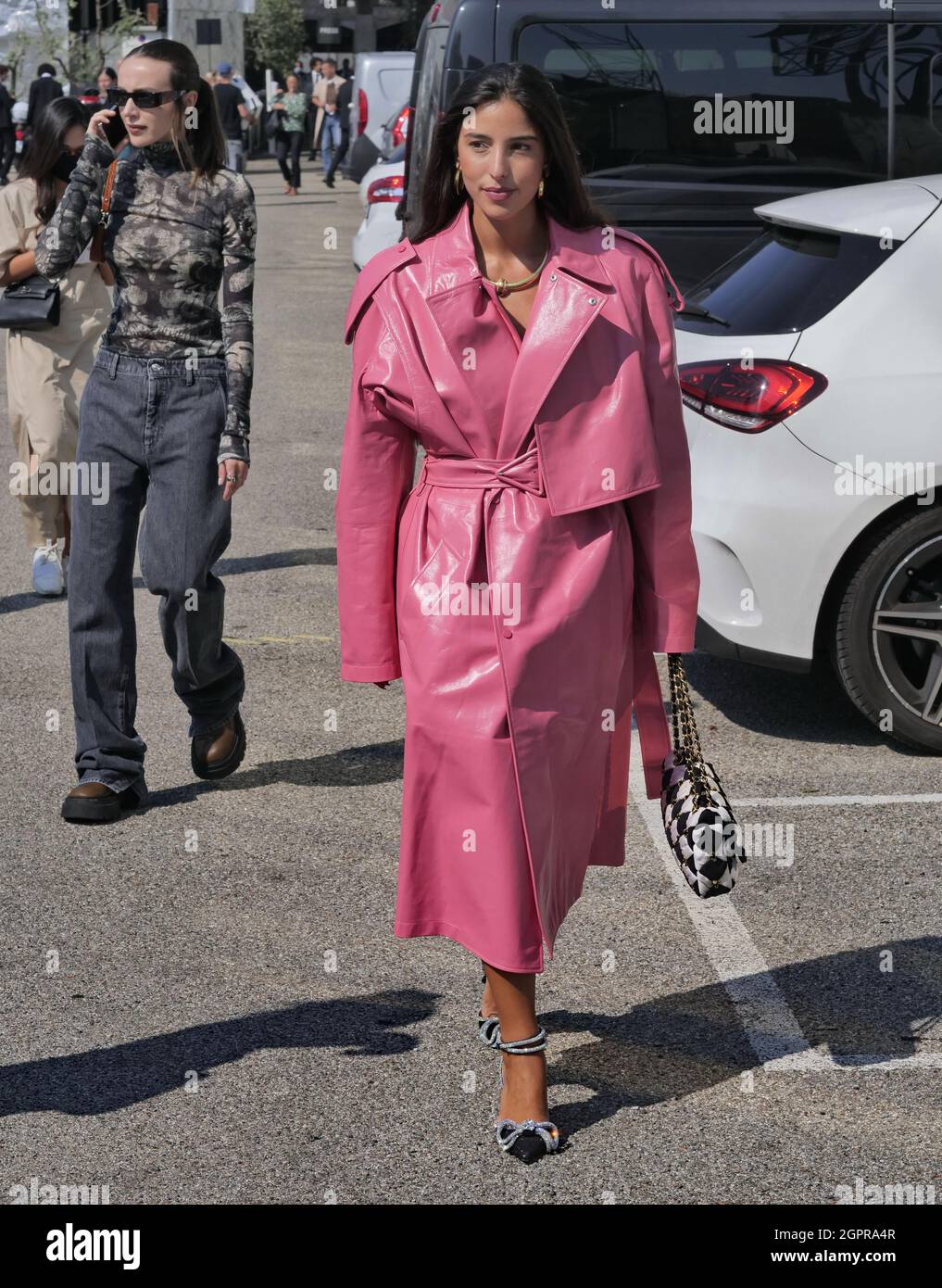 Bettina Looney street style outfit before Sport Max fashion show during  Milano fashion week fall/winter 2021/202 collections Stock Photo - Alamy