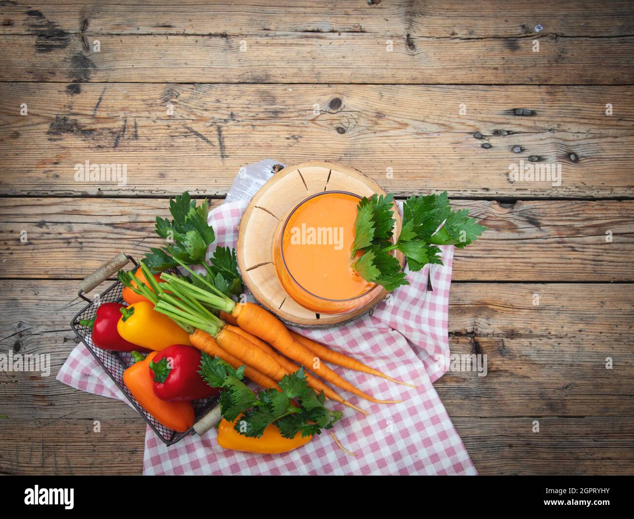 Fresh squeezed smoothie bell pepper, carrot, juice vegetable in a glass. Healthy eating, detox, dieting. Stock Photo