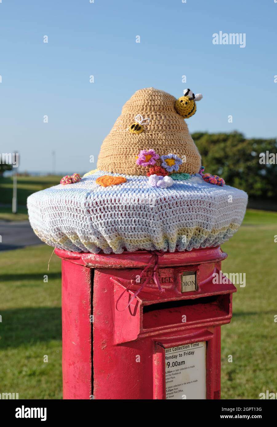 Guerilla crochet hi-res stock photography and images - Alamy
