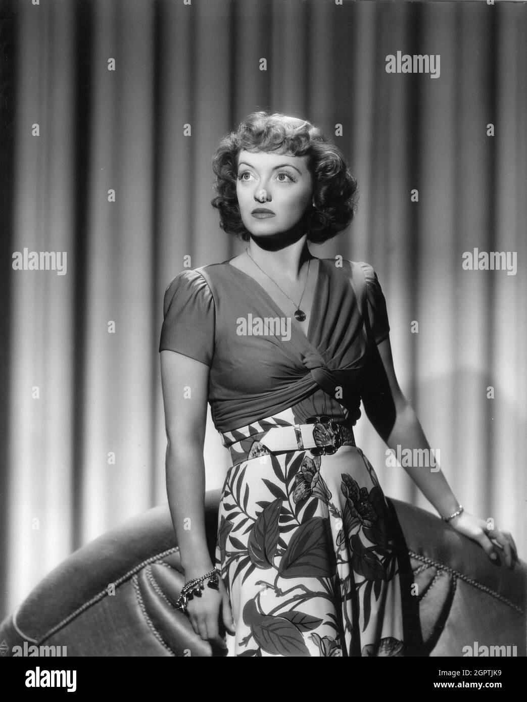 BETTE DAVIS Fashion Portrait by SCOTTY WELBOURNE publicity for IN THIS OUR LIFE 1942 director BETTE DAVIS Fashion Portrait by SCOTTY WELBOURNE publicity for IN THIS OUR LIFE 1942 director