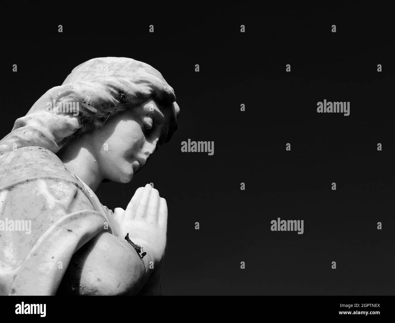 Black and white angel hi-res stock photography and images - Alamy