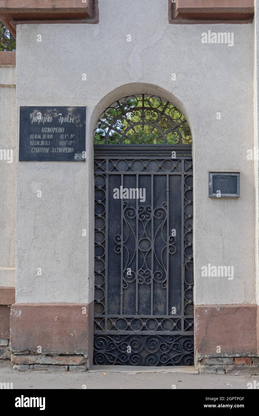 Cemetery Hours Sign High Resolution Stock Photography and Images - Alamy