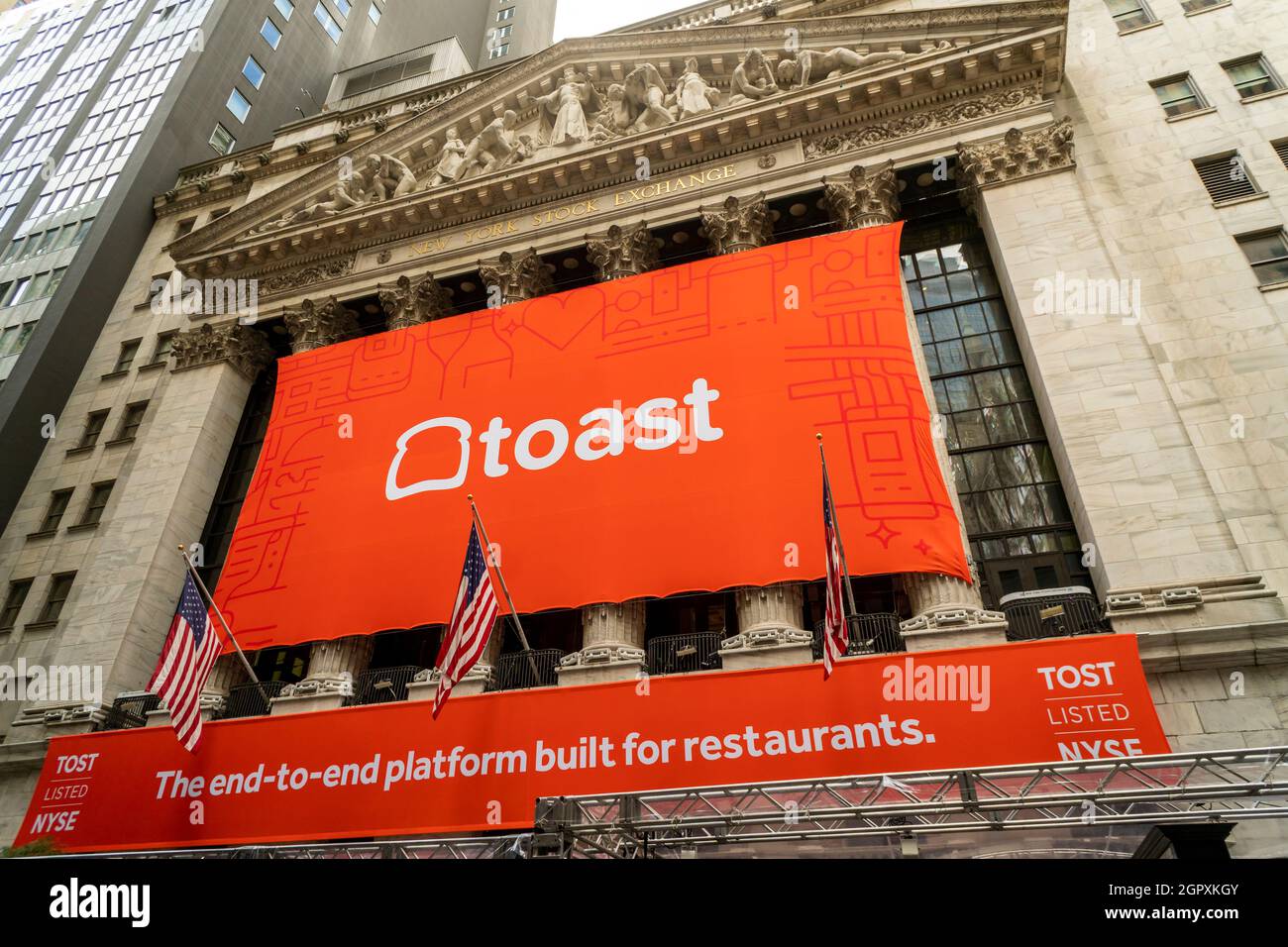 The New York Stock Exchange is decorated for the initial public offering of Toast on Wednesday, September 22, 2021. Toast is a restaurant management platform used in over 48,000 restaurants taking revenue from fees associated with payment transactions.  (© Richard B. Levine) Stock Photo