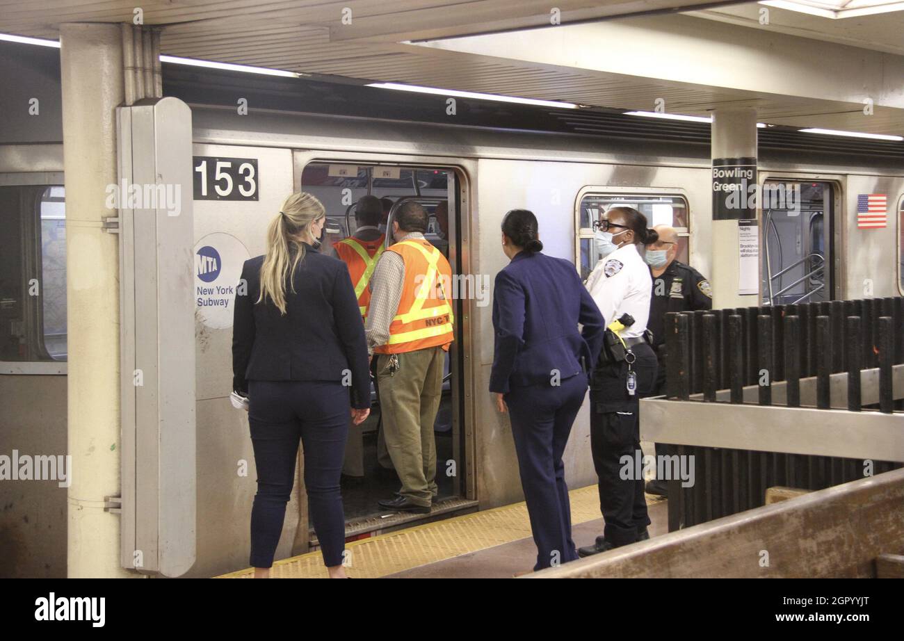 Bowling green station hires stock photography and images Alamy