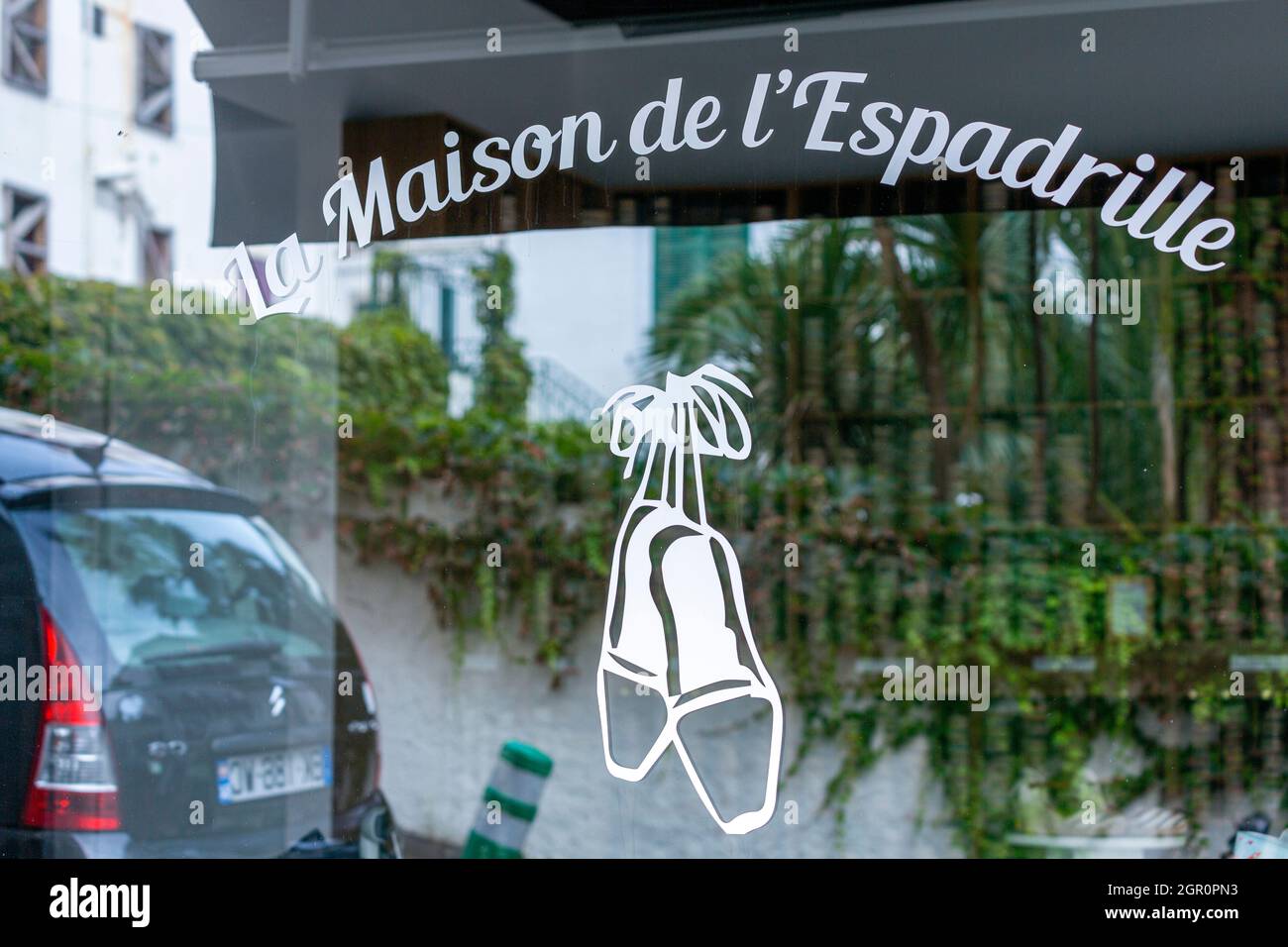 La maison de l'espadrille, Biarritz, Pyrénées-Atlantiques, France Stock  Photo - Alamy