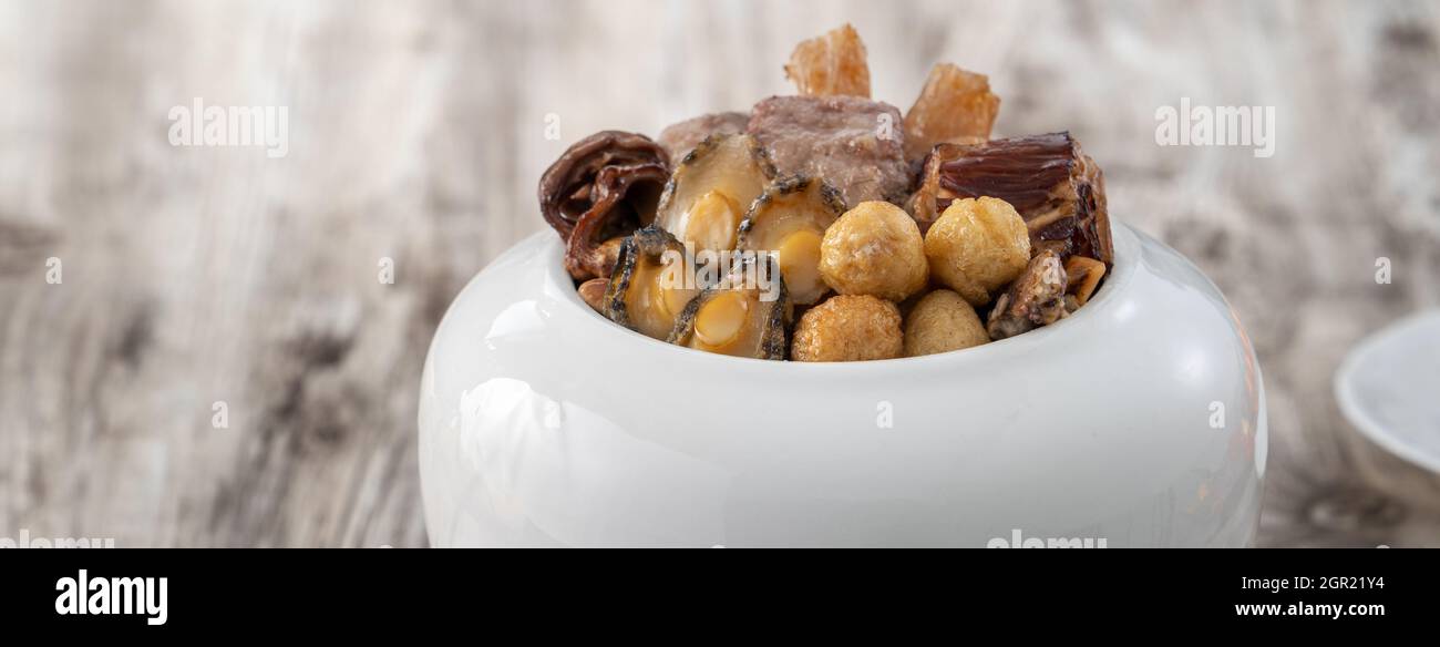 Traditional Food Of Chinese Lunar New Year Buddha Jumps Over The Wall Chinese Soup Casserole Dish Stock Photo Alamy