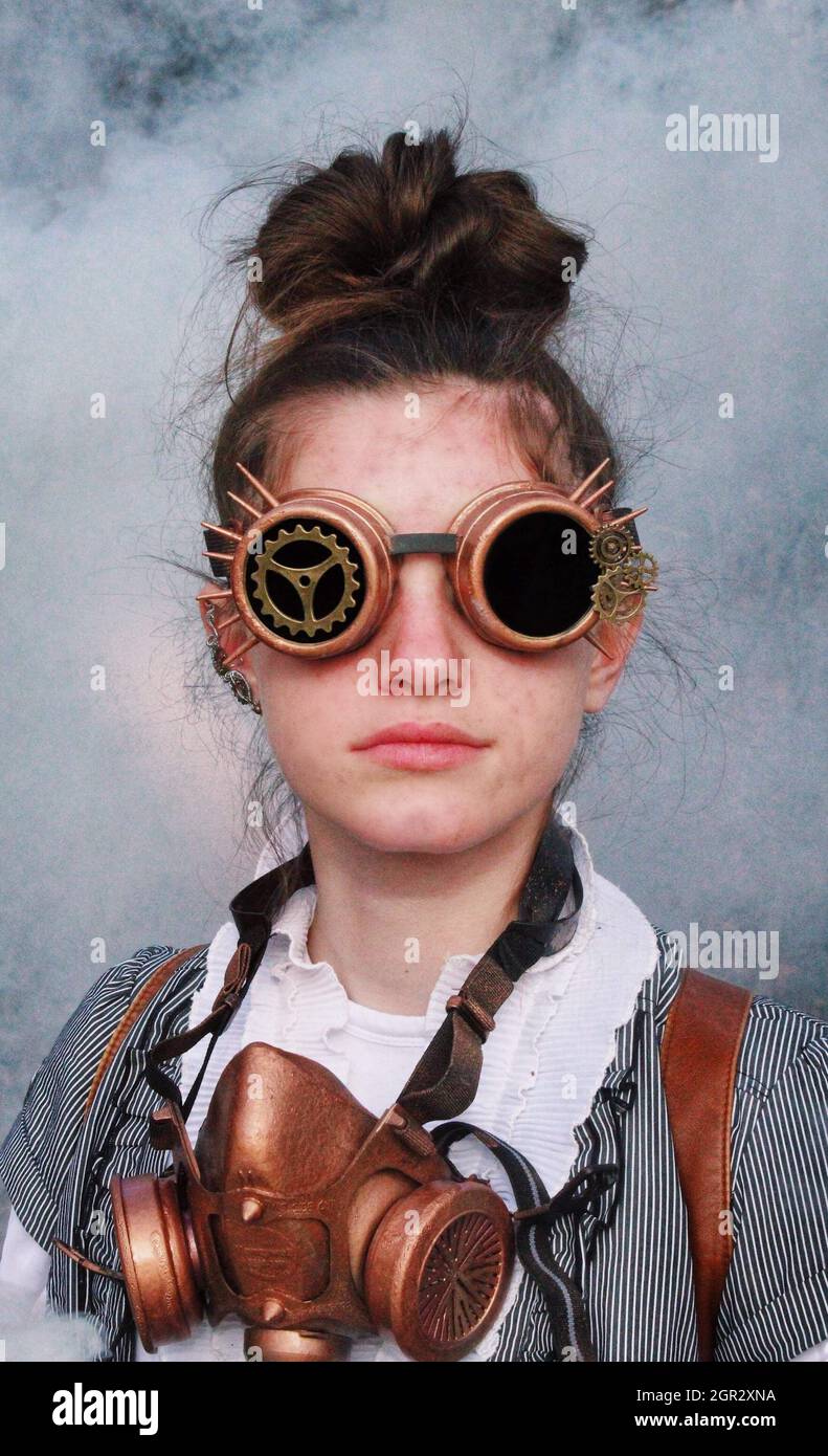 Teenager gas mask hi-res stock photography and images - Alamy