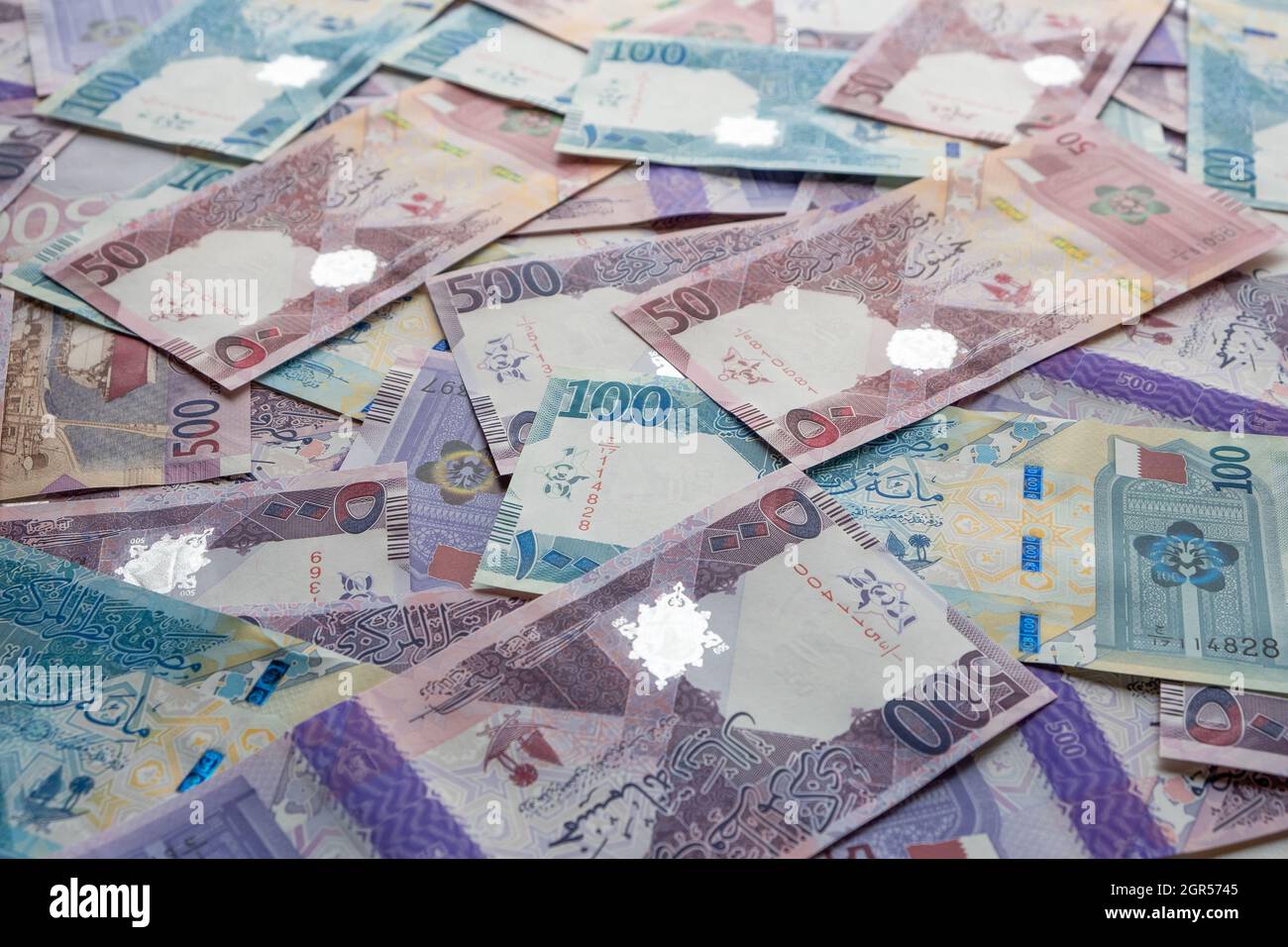 Qatari cash hi-res stock photography and images - Alamy
