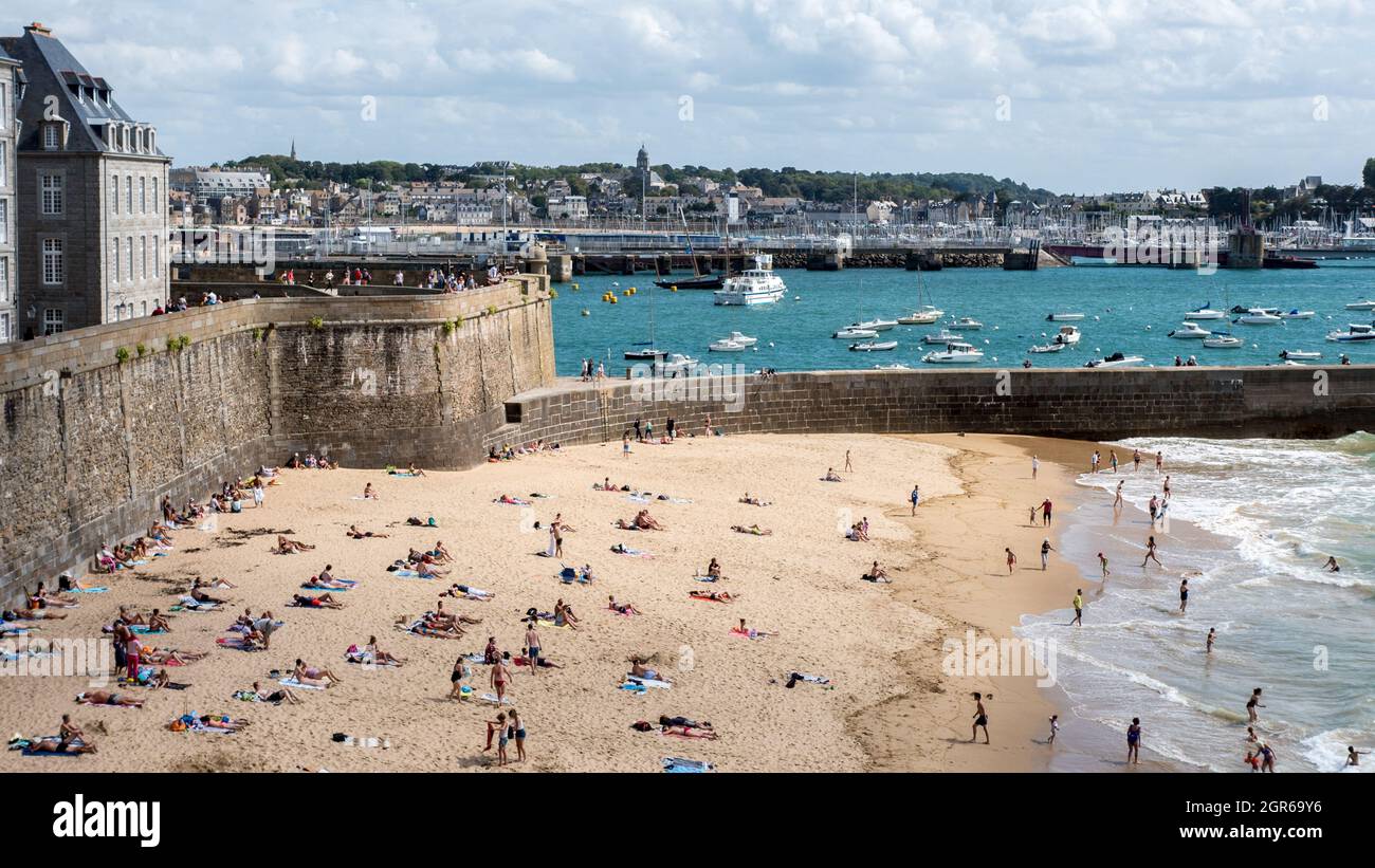 Beautiful view of beach, fortification and leisure port in Saint-Malo ...
