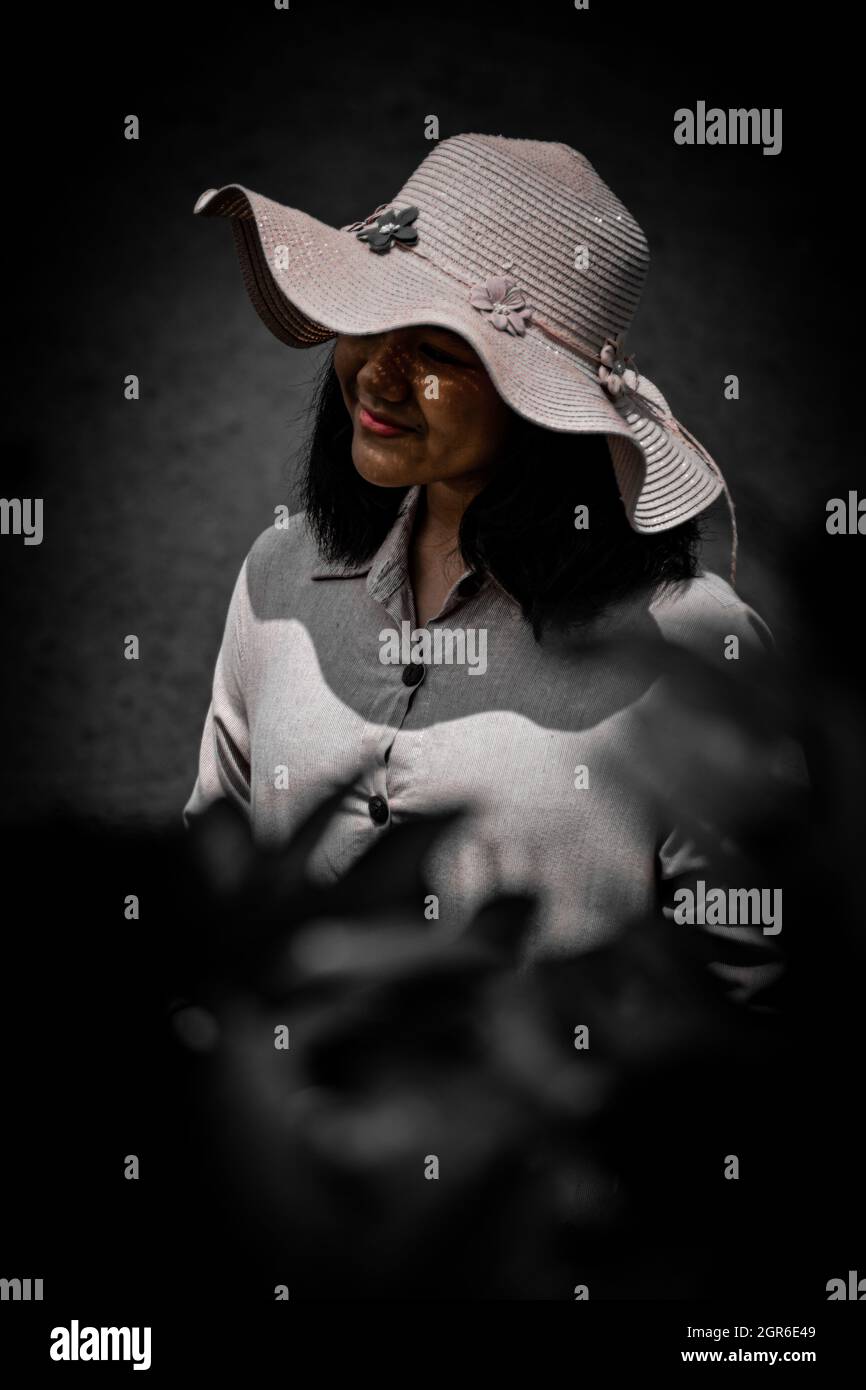 Black girl wearing cowboy hat hi-res stock photography and images - Alamy