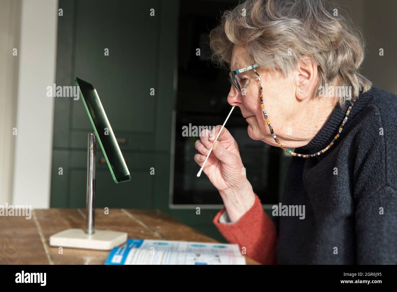 Cotton swab in the nose hires stock photography and images Alamy