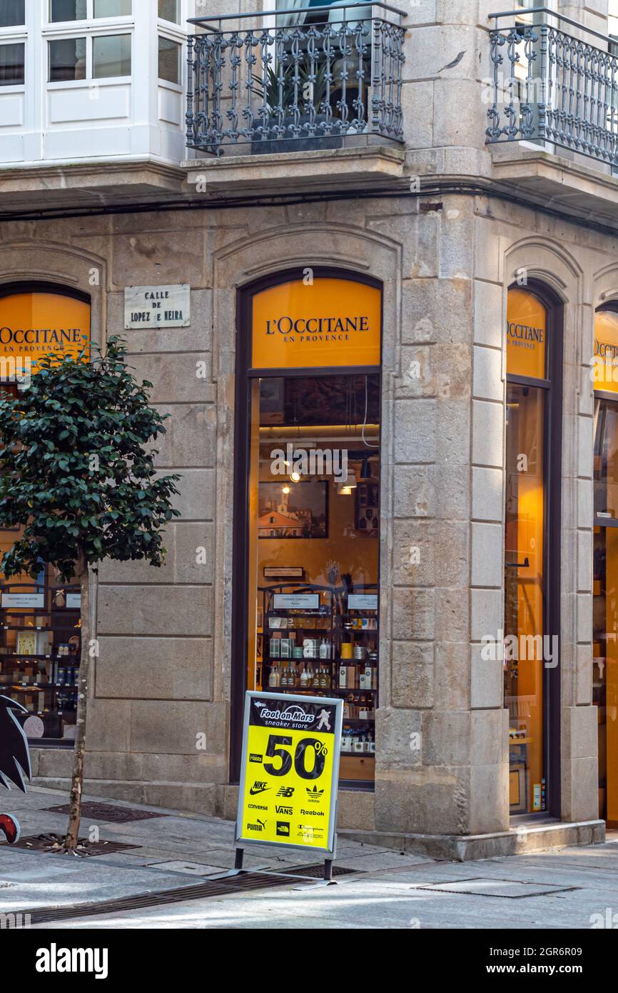 VIGO, SPAIN - Sep 10, 2021: The L'occitane perfumery store showcase in Vigo  city in Spain on the ground floor of the building Stock Photo - Alamy