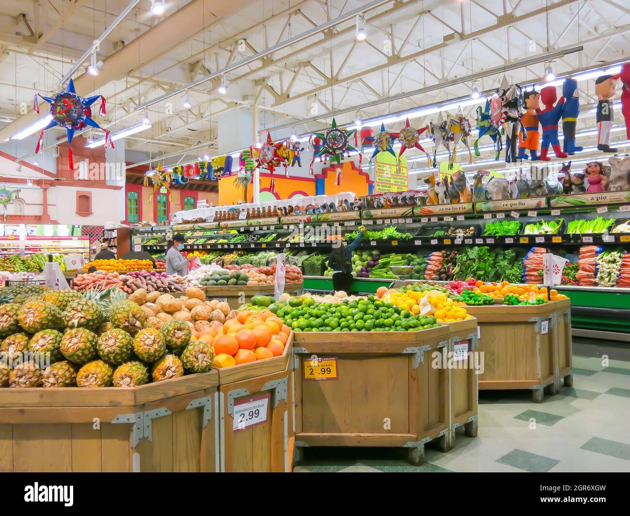 6,198 Produce Aisle Stock Photos, High-Res Pictures, and Images - Getty  Images