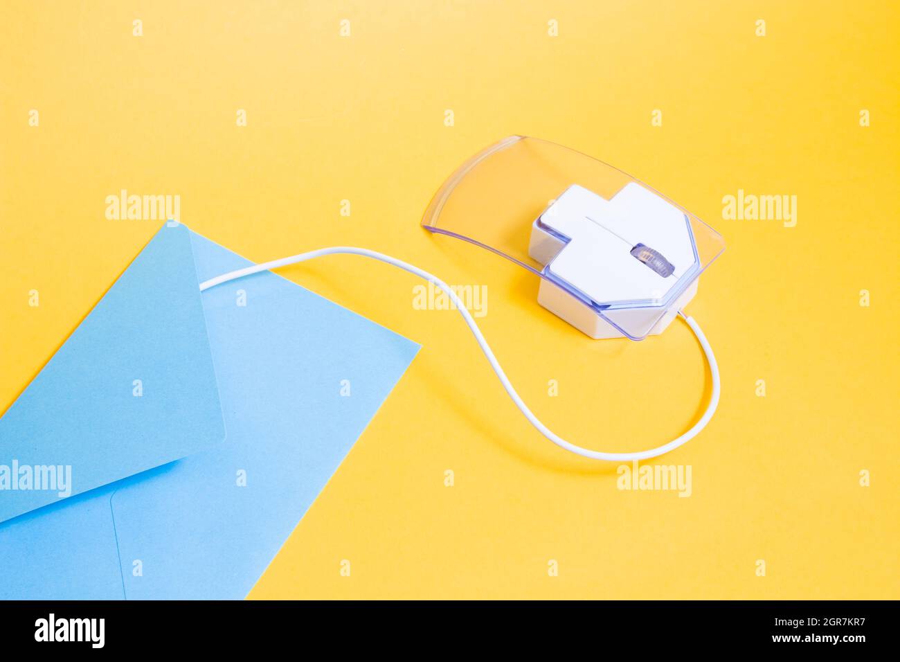 Sending mouse hi-res stock photography and images - Alamy