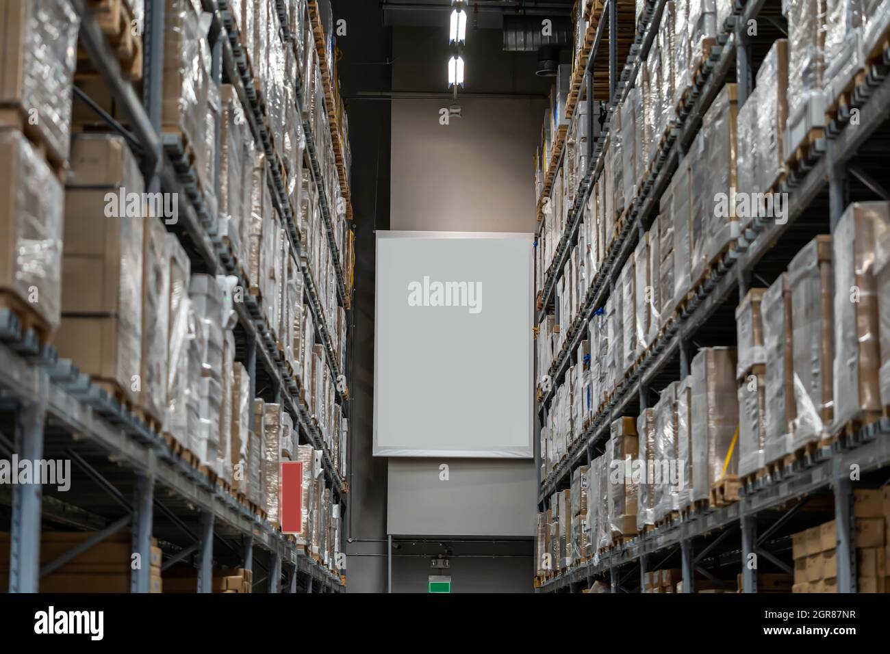Mall warehouse inventory hi-res stock photography and images - Alamy