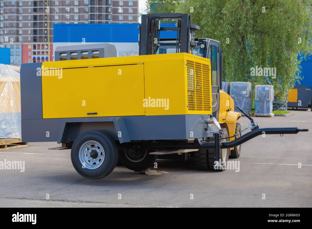 Transportation Of Heavy Mobile Compressors By Special Equipment Stock Photo Alamy