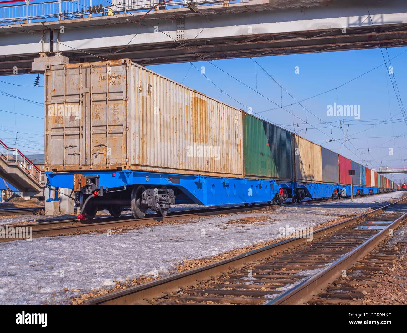Railroad car loaded with steel hi-res stock photography and images - Alamy