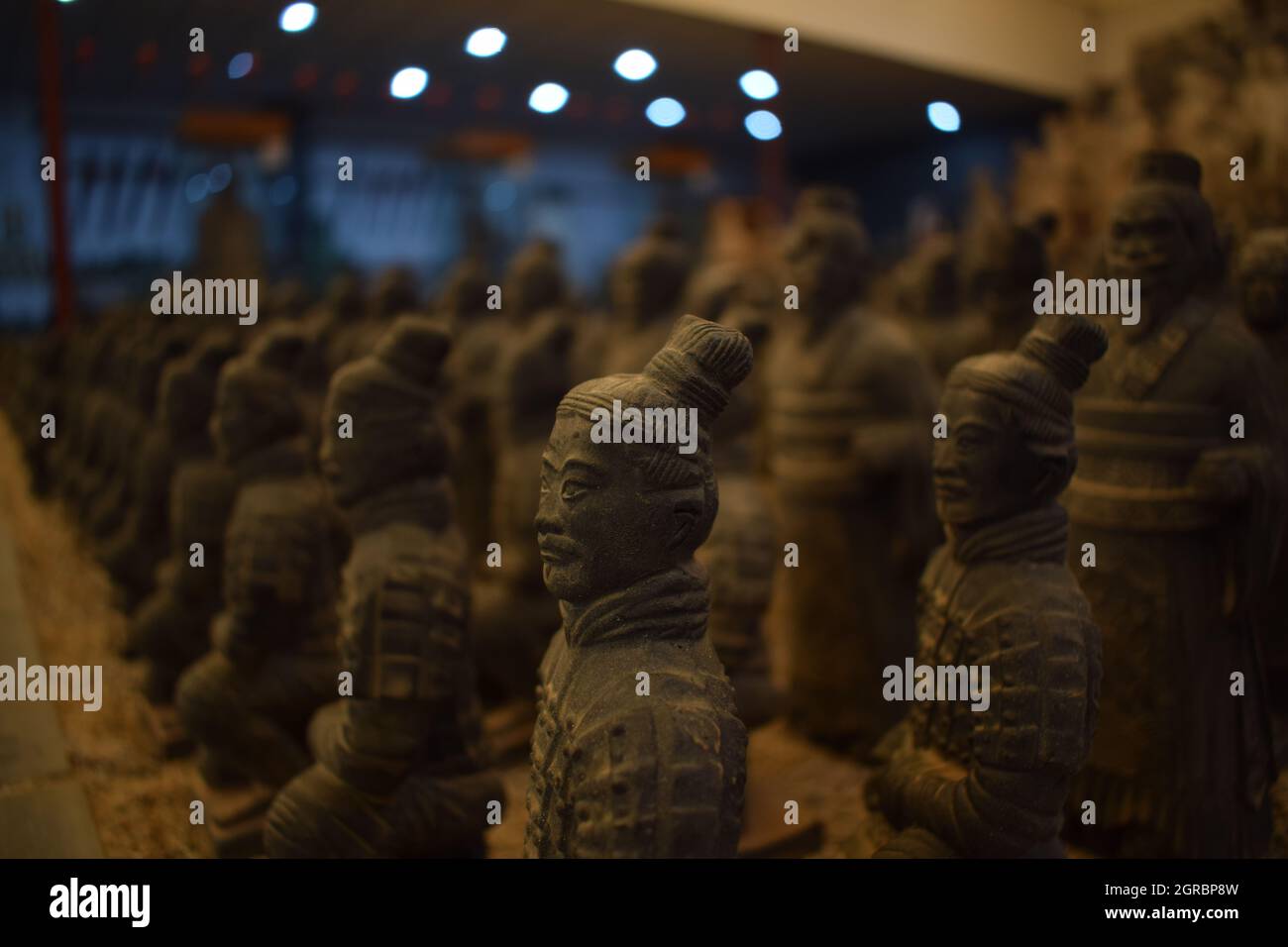 Terracotta army crowd hi-res stock photography and images - Alamy