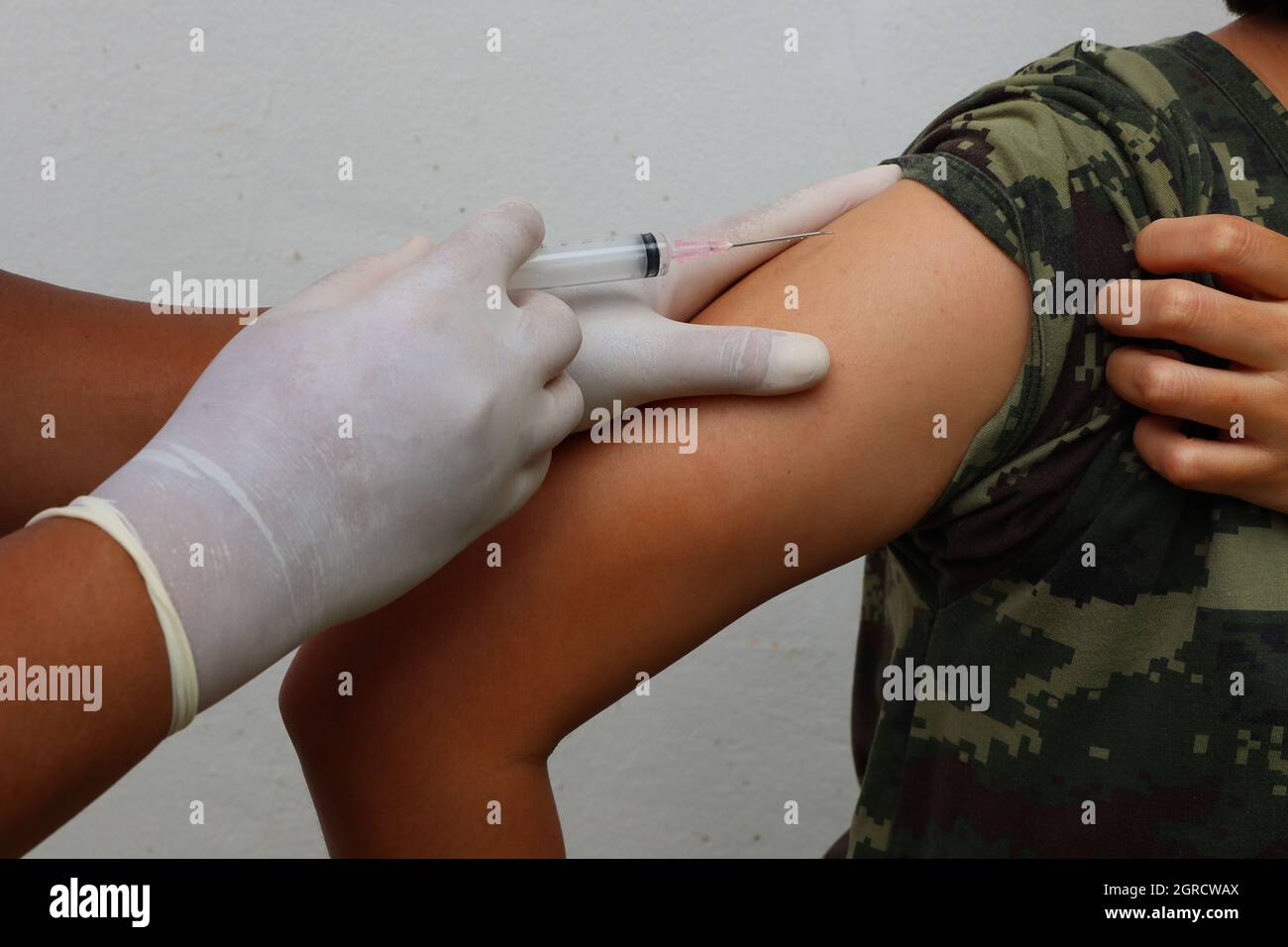 Doctor vaccine thailand hi-res stock photography and images - Alamy