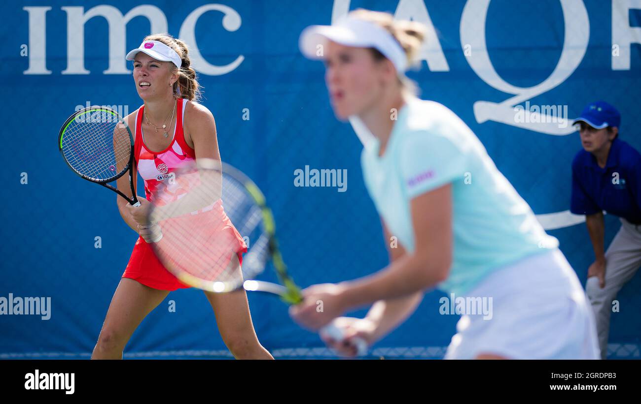 Chicago, USA. 30th Sep, 2021. Magdalena Frech & Katarzyna Kawa of Poland  playing doubles at the 2021 Chicago Fall Tennis Classic WTA 500 tennis  tournament on September 30, 2021 in Chicago, USA -
