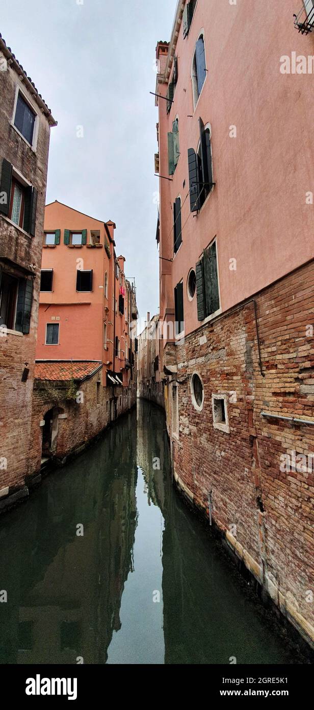 Beautiful canals hires stock photography and images Alamy