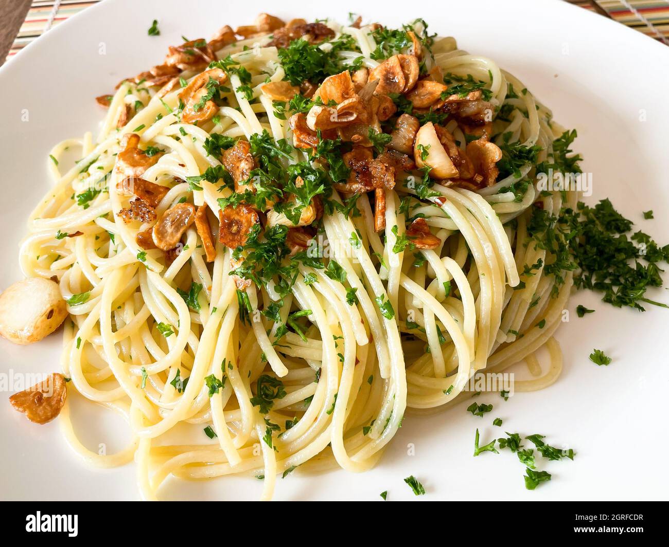 Spaghetti aglio hires stock photography and images Alamy