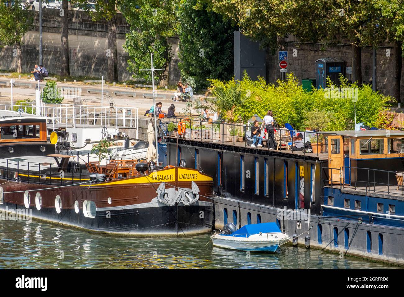 France, Paris, the banks of the Seine, habitable barge, quai de la rapée Stock Photo