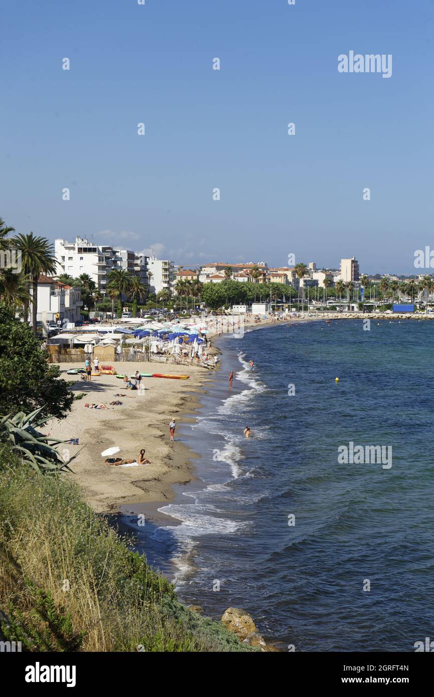 France, Alpes-Maritimes, Antibes, Golfe Juan and in the background Juan Les Pins Stock Photo